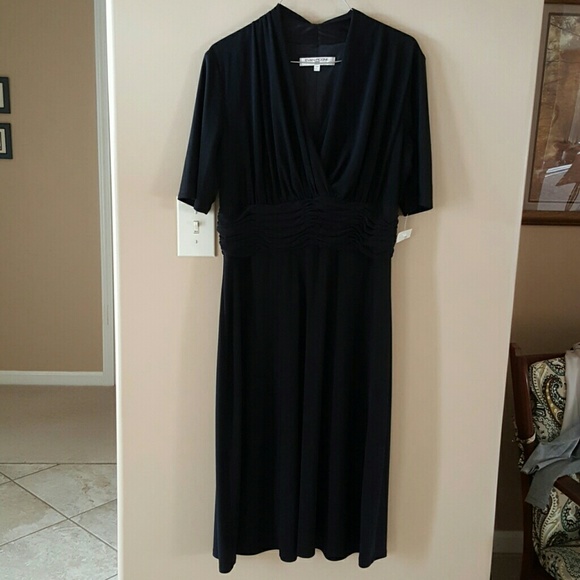 Evan Picone Dresses & Skirts - Evan Picone black dress. Size 14P. NWOT